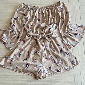 Design‎ Lab Off Shoulder Belted Short Romper with Bell Sleeves Size Medium